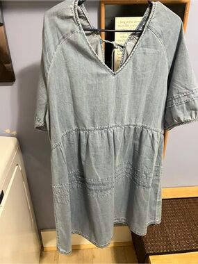 Casual Light Blue Denim Midi Dress with V-Neck